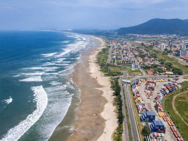 Imagem 8: Ótima casa a venda no Centrinho de Vila Nova, próximo a praia da Vila em Imbituba/SC