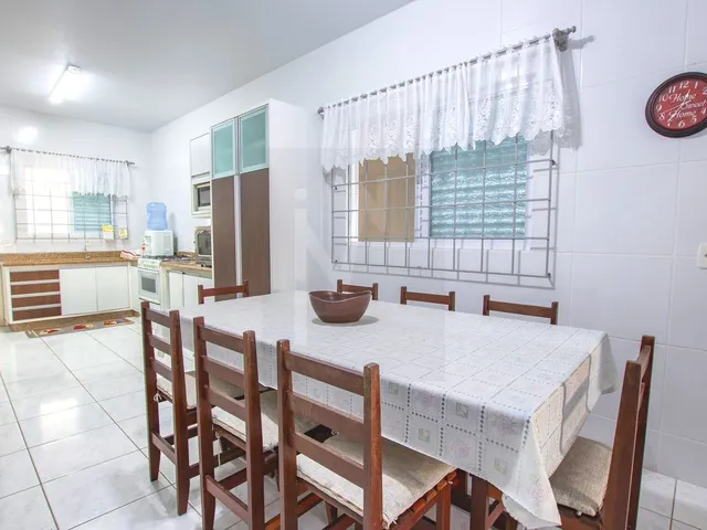 Imagem 13: Casa a venda a 100(cem) metros do mar, porteira fechada! Localizada na praia de
