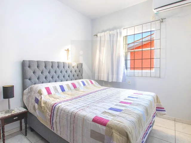Imagem 5: Casa a venda a 100(cem) metros do mar, porteira fechada! Localizada na praia de