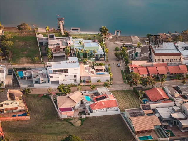 Imagem 4: Casa no Condomínio Ilha Bela em Carlópolis-PR, 280 m², mobiliada, equipada, piscina e