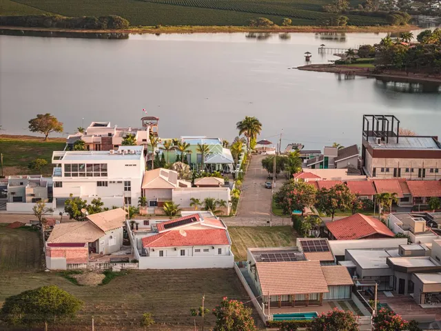 Imagem 5: Casa no Condomínio Ilha Bela em Carlópolis-PR, 280 m², mobiliada, equipada, piscina e