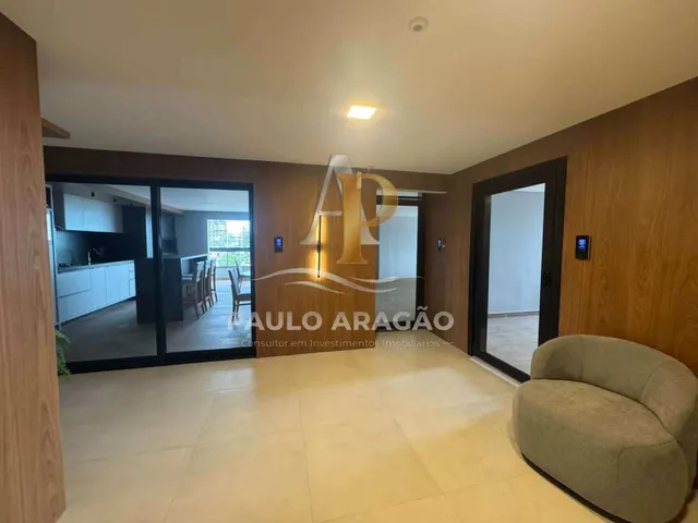 Imagem 2: Apartamento de alto padrão à venda, no Edifício Torre Del Mar em Penha, Centro, com 3