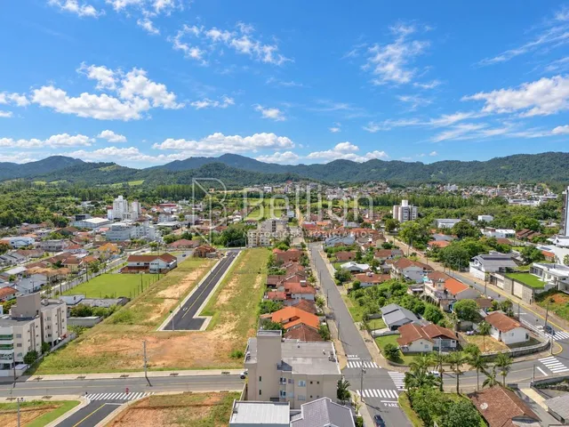 Imagem 3: Apartamento Semimobiliado com Suíte e Sacada com Churrasqueira no Bairro das Capitais - Timbó/Sc
