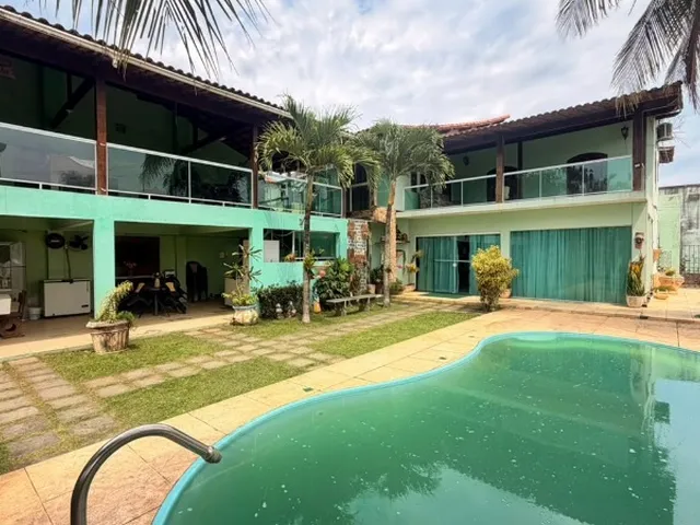 Imagem: A casa possui 4 Dormitórios, 2 Suítes, 3 Banheiros, 1