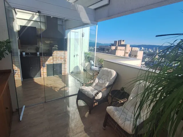 Imagem 2: Cobertura Mobiliada Central 2 Dormitórios Sendo Um Suítes Com Piscina