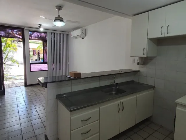 Imagem 7: Casa Triplex em Piatã, apenas 200m da orla, com 4 quartos, com 2 vagas, 150m²