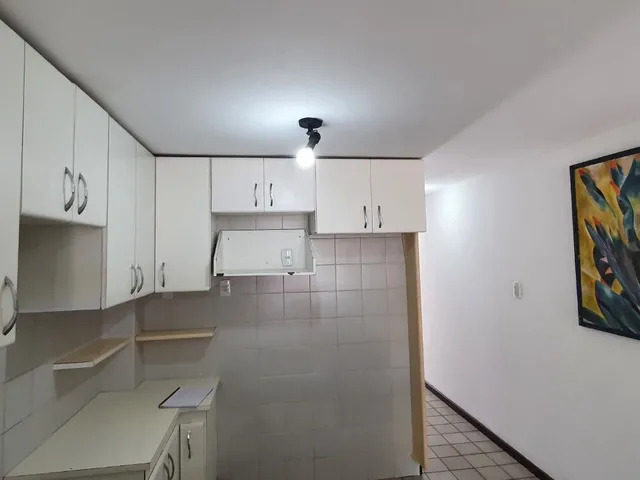 Imagem 6: Casa Triplex em Piatã, apenas 200m da orla, com 4 quartos, com 2 vagas, 150m²