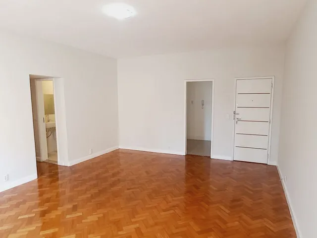 Imagem 8: Excelente apartamento, localizada na Praça, Radial Sul 25, oferece espaços amplos que