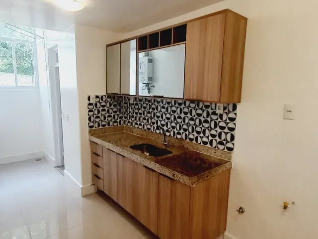 Imagem 7: Excelente apartamento, localizada na Praça, Radial Sul 25, oferece espaços amplos que