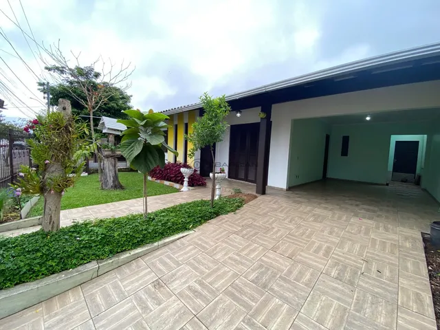 Imagem: CASA À VENDA NO AVENIDA EM SANTA CRUZ DO
