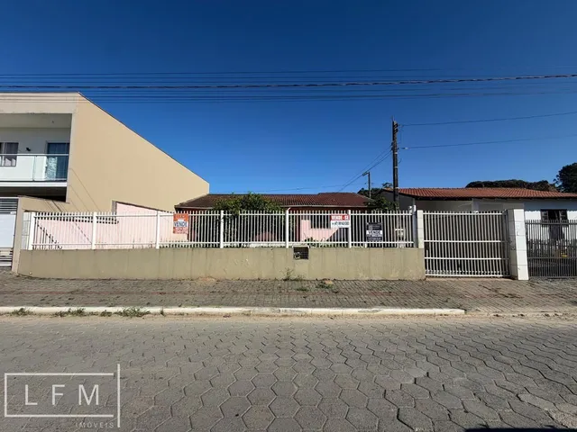 Imagem: Casa sozinha no terreno em Balneário Piçarras