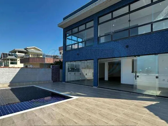 Imagem: Casa de Condomínio com 4 Quartos À Venda