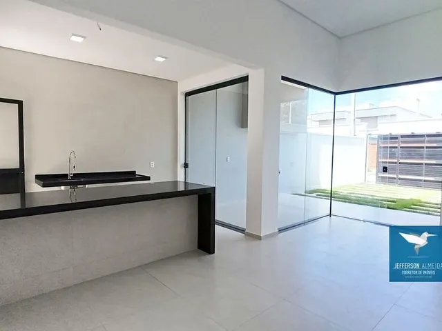 Imagem 8: Casa Plana Nova Pronta para Morar em Rua Pública na Região Central de Eusébio! Fachada