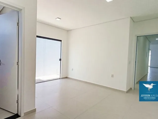 Imagem 7: Casa Plana Nova Pronta para Morar em Rua Pública na Região Central de Eusébio! Fachada