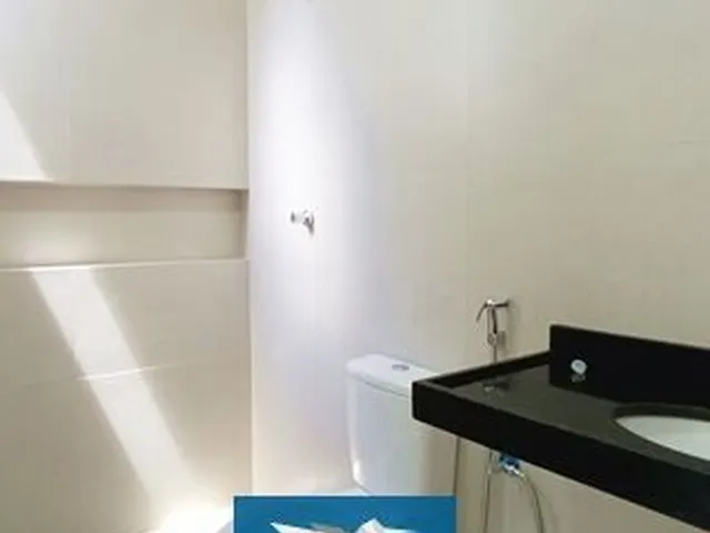 Imagem 2: Casa Plana Nova Pronta para Morar em Rua Pública na Região Central de Eusébio! Fachada