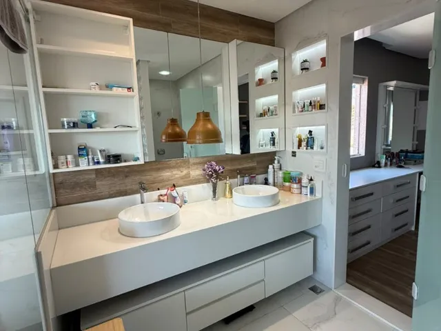 Imagem 12: Imperdível! Casa triplex com 4 suítes em Muquiçaba, Guarapari-ES. Área gourmet