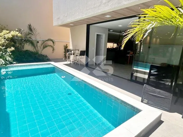 Imagem 2: Casa à venda com 3 quartos, sendo 3 suítes, 226m² de área construída. Casa 100