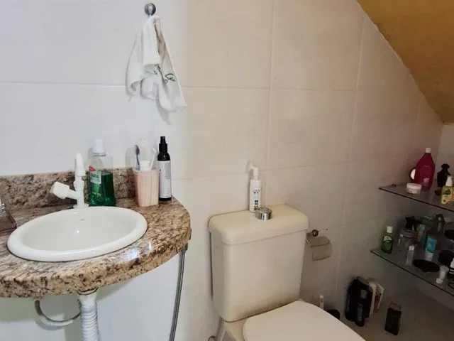 Imagem 13: Imperdível casa à venda em Guarapari-ES, bairro Meaípe: 5 quartos, 2 suítes, 3 salas