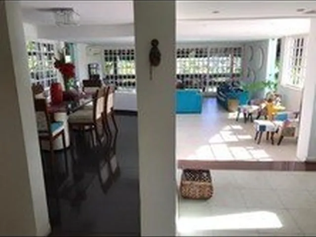 Imagem 6: Casa Alto Padrão para Venda em Itaipu Niterói-Rj
