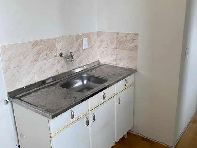 Imagem 9: DELGADO aluga APARTAMENTO com 1 quarto e garagem, FRENTE para AV 22 DE MAIO - CENTRO