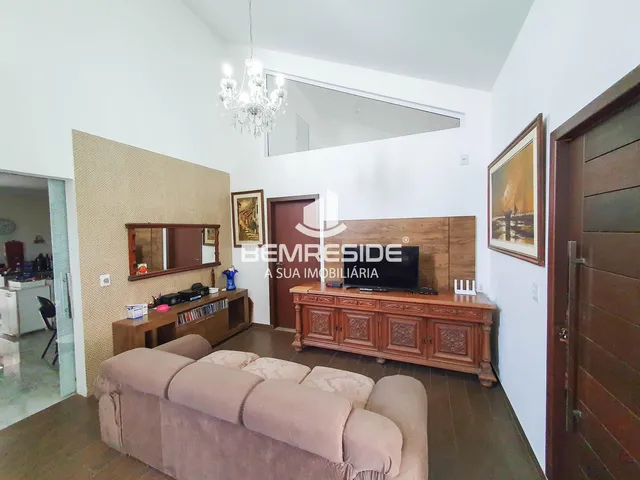 Imagem 7: Casa de laje com cinco quartos e escriturada no bairro Cristo Rei em Jaguaruna