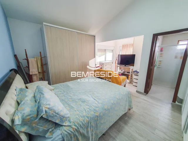 Imagem 12: Casa de laje com cinco quartos e escriturada no bairro Cristo Rei em Jaguaruna