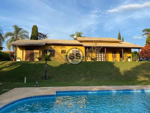 Imagem: A fazenda possui 5 Dormitórios, 1 Suíte, 4 Banheiros, 4