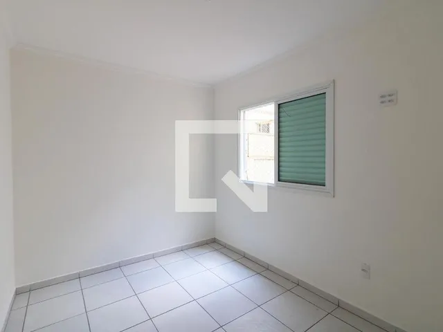Imagem 9: Localizado na vibrante cidade de Santo André, este apartamento oferece uma excelente