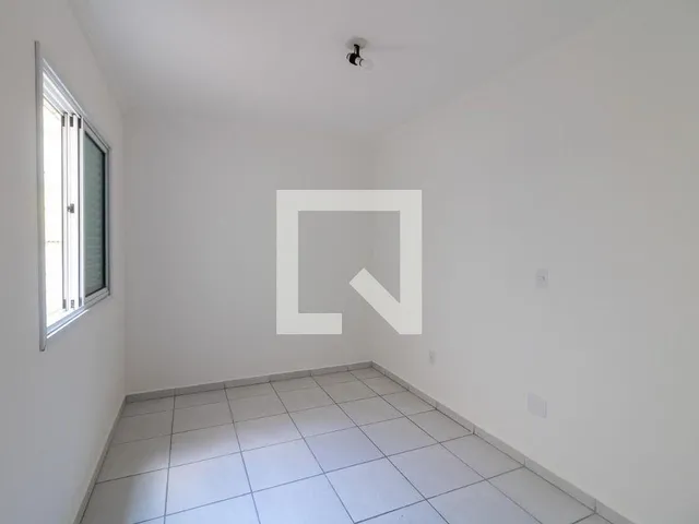 Imagem 13: Localizado na vibrante cidade de Santo André, este apartamento oferece uma excelente