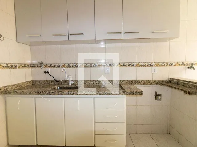 Imagem 3: Localizado na vibrante cidade de Santo André, este apartamento oferece uma excelente