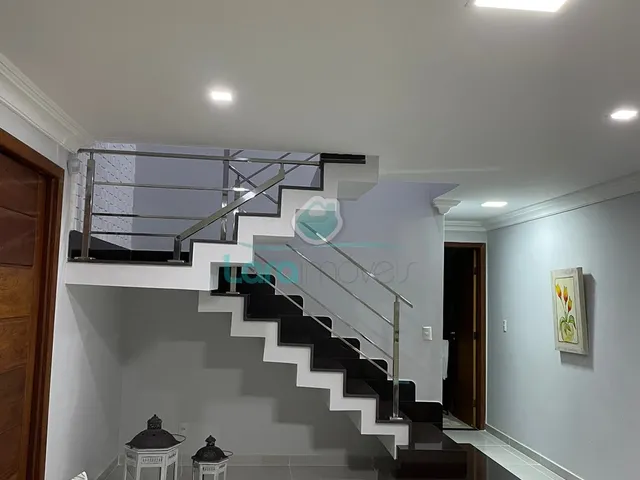 Imagem: A casa possui 3 Dormitórios, 1 Suíte, 3 Banheiros, 2