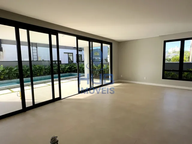Imagem 11: Casa nova alto padrão Condomínio Caledônia com 4 suítes, sendo 1 no piso térreo