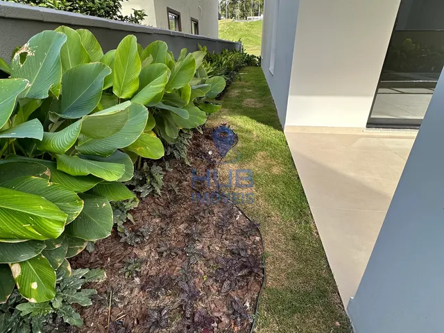 Imagem 13: Casa nova alto padrão Condomínio Caledônia com 4 suítes, sendo 1 no piso térreo
