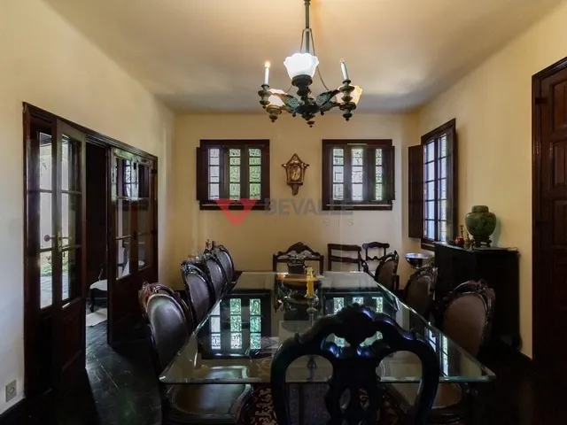 Imagem 2: Casa Luxuosa À Venda no Jardim Botânico: 5 Quartos, 4 Vagas