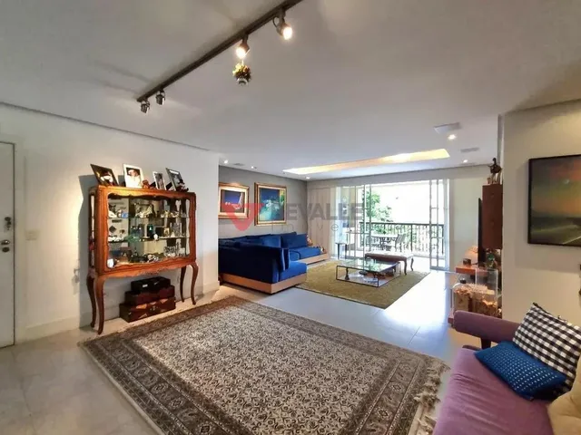 Imagem: O apartamento possui 4 Dormitórios, 2 Suítes, 5