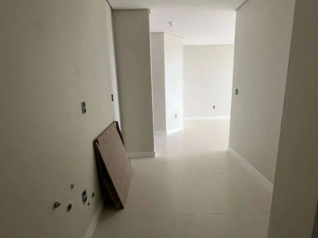 Imagem 2: Apartamento no Centro de Imbituba com Vista Mar e Localização Privilegiada