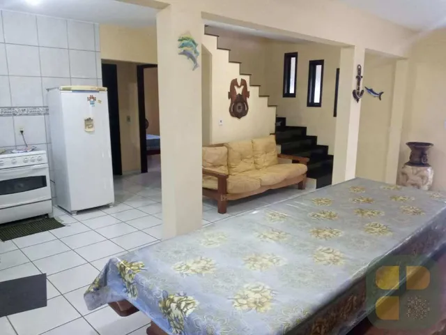 Imagem 13: Sobrado à venda, 50 m da praia, 1 Suíte + 4 quartos, 200m²