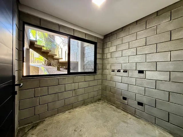 Imagem 2: Casa Nova Estilo Industrial com 5 Quartos e Terraço no Monte Líbano
