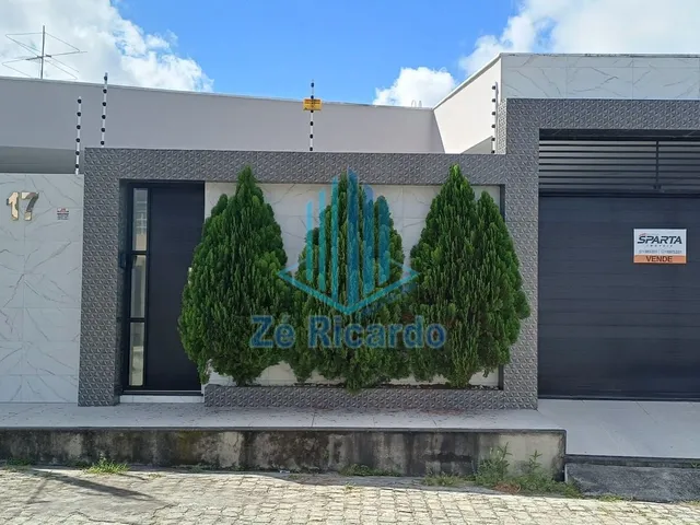 Imagem: Casa à venda 3/4, uma suíte, piscina no