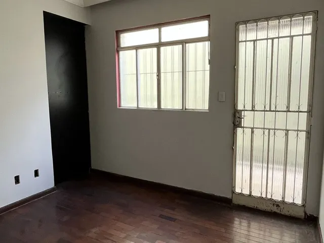 Imagem 3: Casa Geminada para LOCAÇÃO 4 Quartos 2 Banho 1 Vaga