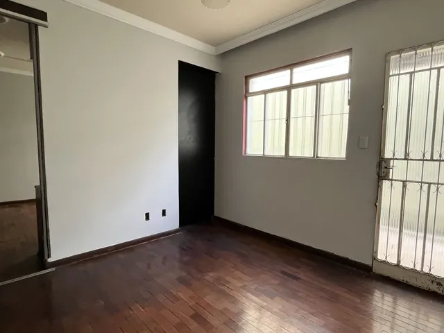 Imagem 10: Casa Geminada para LOCAÇÃO 4 Quartos 2 Banho 1 Vaga