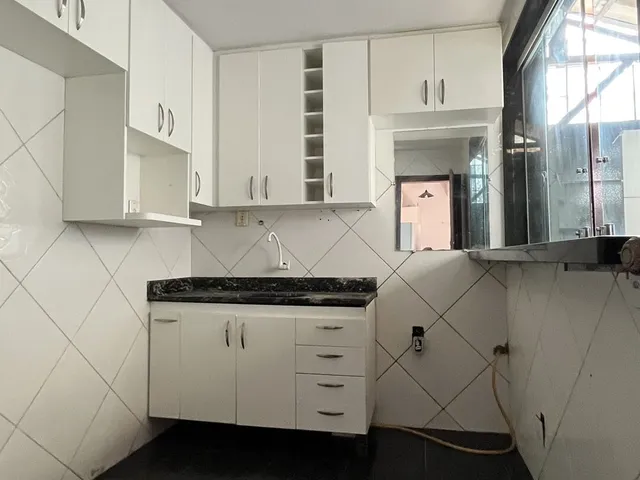 Imagem 12: Casa Geminada para LOCAÇÃO 4 Quartos 2 Banho 1 Vaga