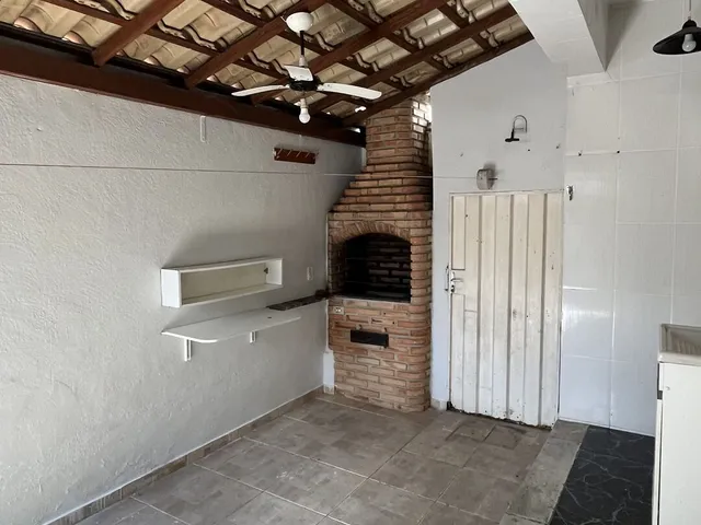 Imagem 14: Casa Geminada para LOCAÇÃO 4 Quartos 2 Banho 1 Vaga