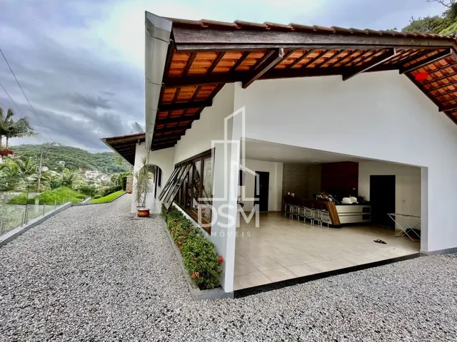 Imagem 2: Casa de Alto Padrão, com 3 Quartos (1 Suíte + 2 Dormitórios), Terreno com 3.200M² a Venda Bairro Águas Claras