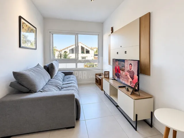 Imagem 2: Apartamento à venda com 2 quartos, 1 suíte e 2 banheiros em bairro privilegiado de