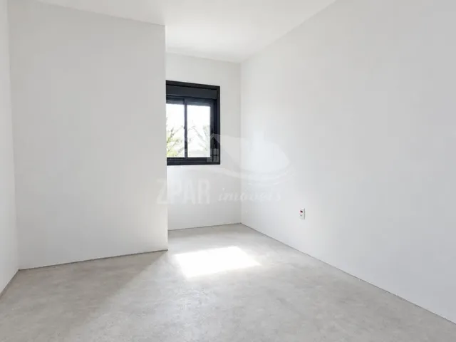 Imagem 2: Casa à venda em Porto Alegre-RS, bairro Aberta dos Morros, 3 quartos, 3 banheiros, 2