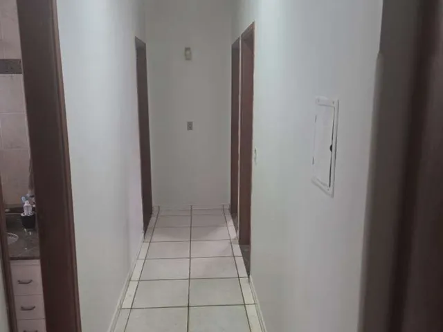 Imagem 14: Casa de 195 metros, com 3 quartos (2 suítes), 2 salas, quintal amplo e 4 vagas de