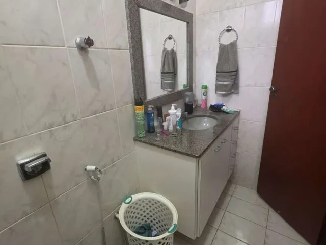 Imagem 10: Casa de 195 metros, com 3 quartos (2 suítes), 2 salas, quintal amplo e 4 vagas de