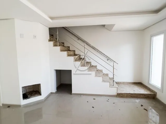 Imagem 5: Sobrado com Pátio, no Igara de (03) Três Quartos, Sendo (01)Uma Suíte e (02) Duas Vagas para Carro