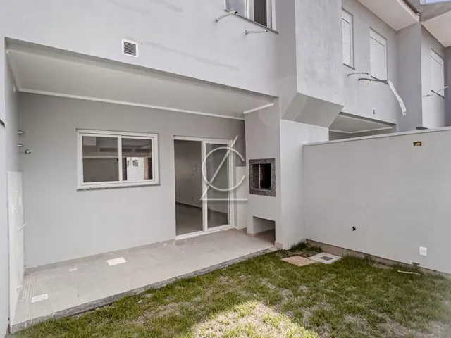 Imagem 9: Sobrado com Pátio, no Igara de (03) Três Quartos, Sendo (01)Uma Suíte e (02) Duas Vagas para Carro